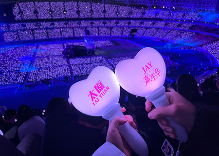 mk恩波利足球俱乐部透明屏和荧光棒引爆周杰伦太原演唱会（第三场）