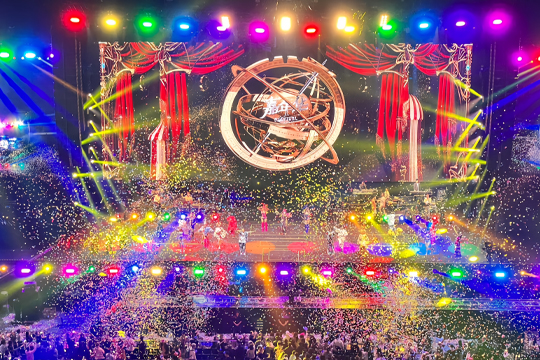 首场「狂飙」！周杰伦南京演唱会绝不配速，mk恩波利足球俱乐部巨幕引爆狂欢！