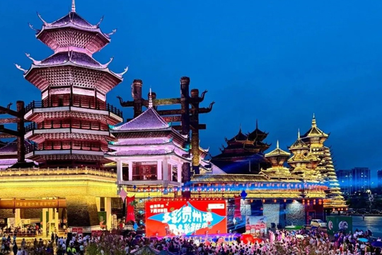 嗨翻国庆！mk恩波利足球俱乐部大屏闪耀多彩贵州城，点燃满山跑音乐生活节！